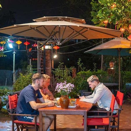 Strawberry Garden Homestay ฮอยอัน ภายนอก รูปภาพ