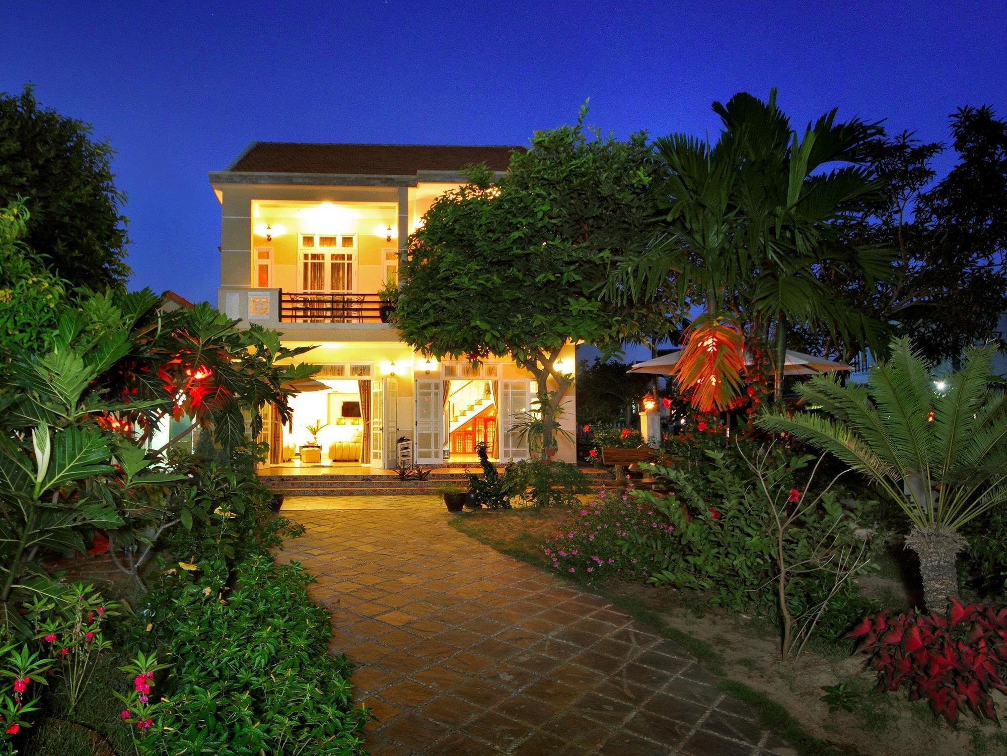 Strawberry Garden Homestay ฮอยอัน ภายนอก รูปภาพ